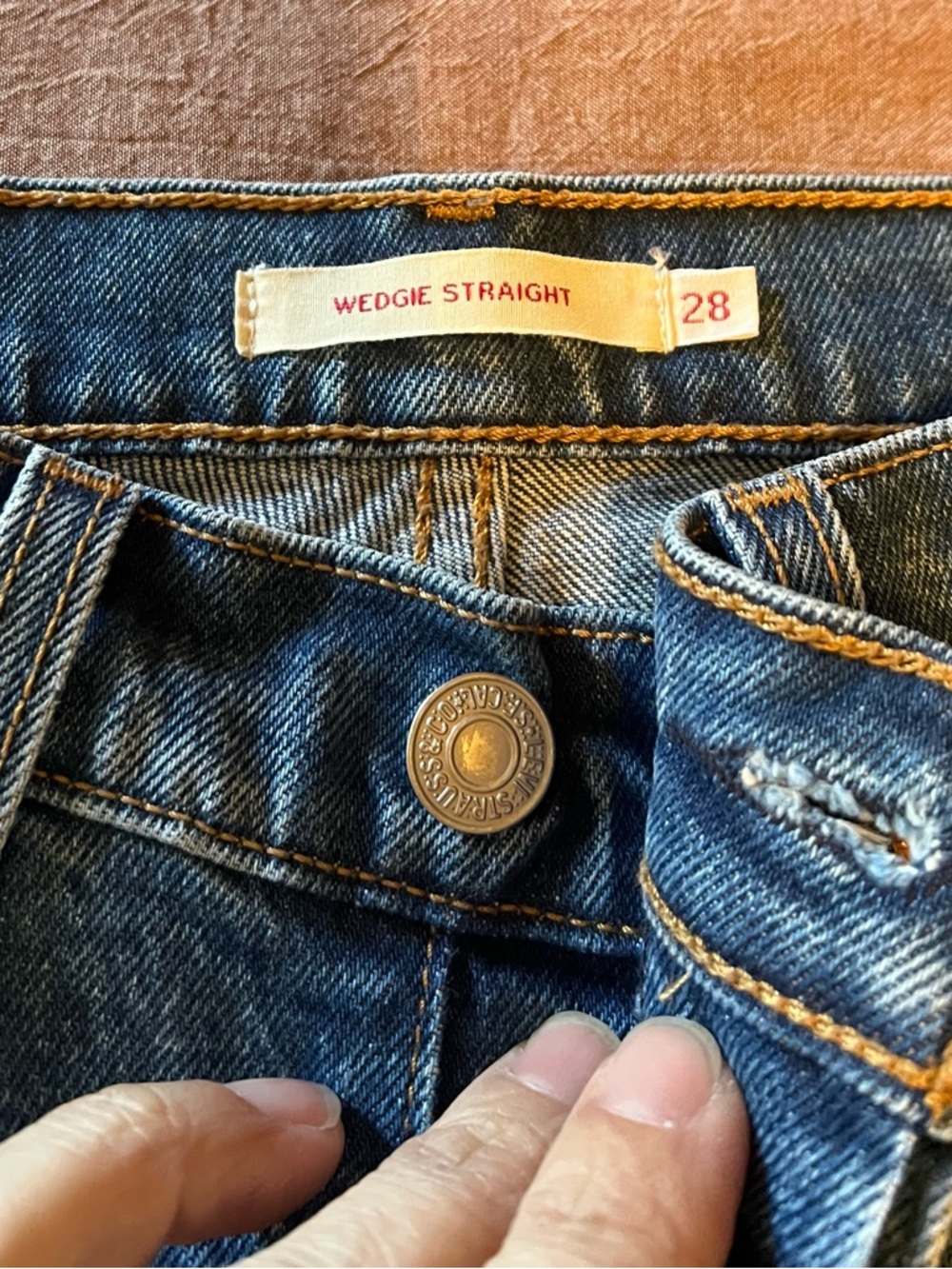 Levi's Wedgie Straight Jeans - Picture 2 of 3